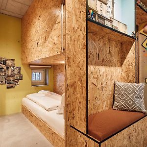 Dormitory Room Mixed
